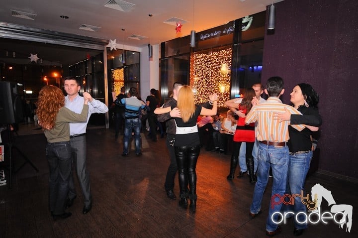 Seară de dans la Blondy's Art Cafe, 