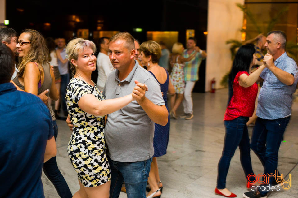Seară de Dans,
