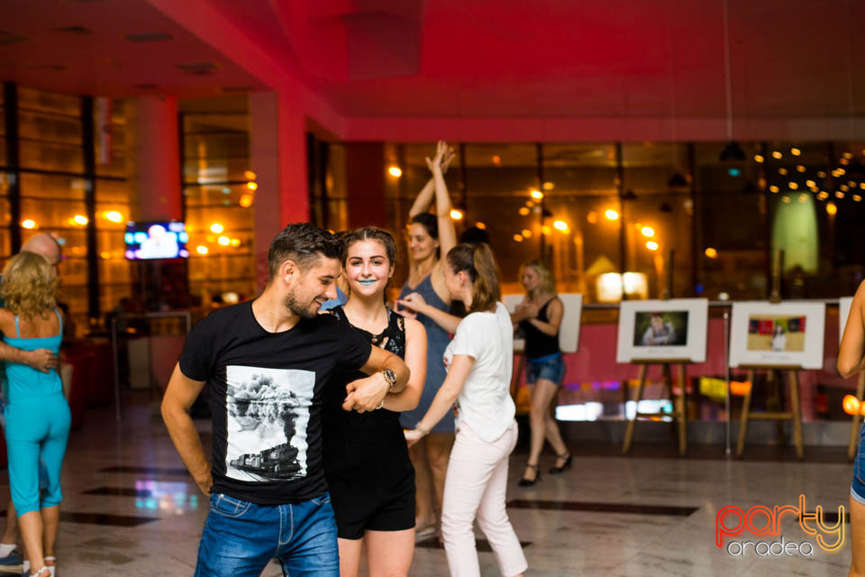 Seară de Dans,
