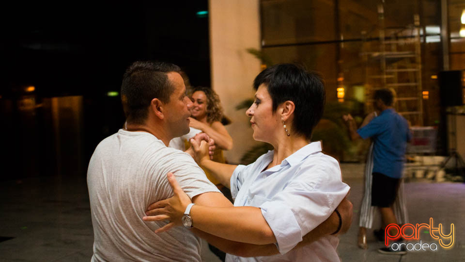 Seară de Dans,