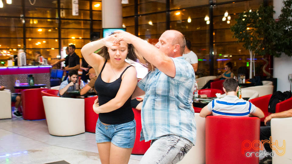 Seară de Dans,