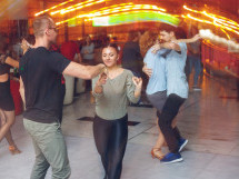Seară de dans alături de Feeling Dance