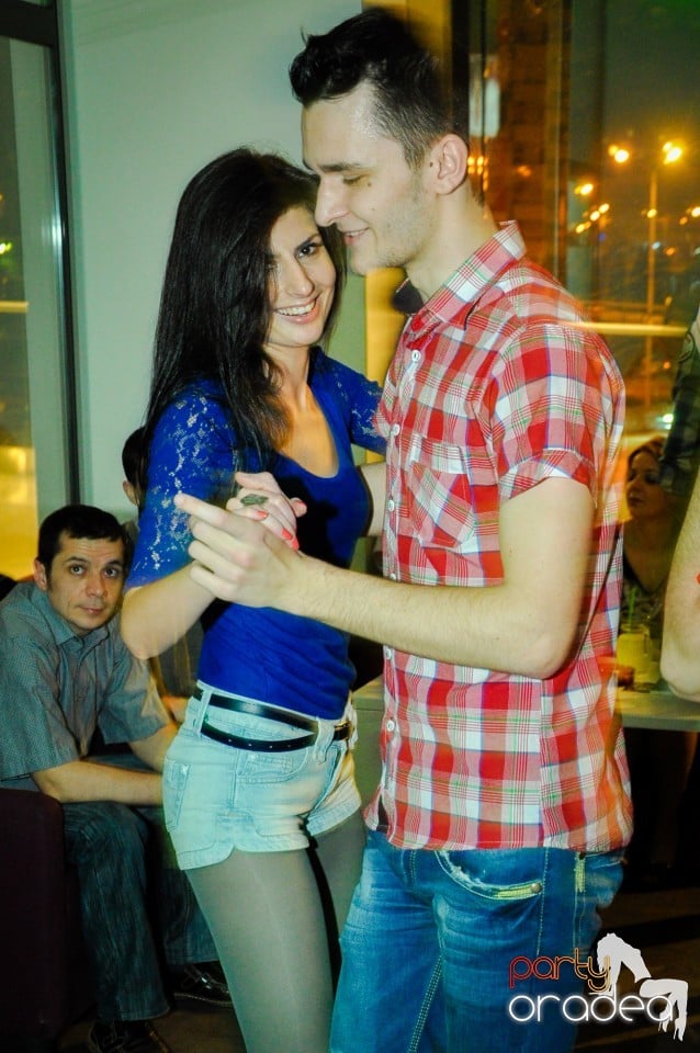 Vineri dansam in Blondy's, 