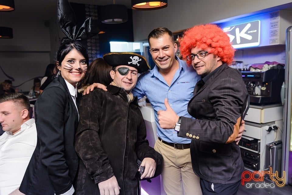 Seară de Halloween în Blanc Coffee, 