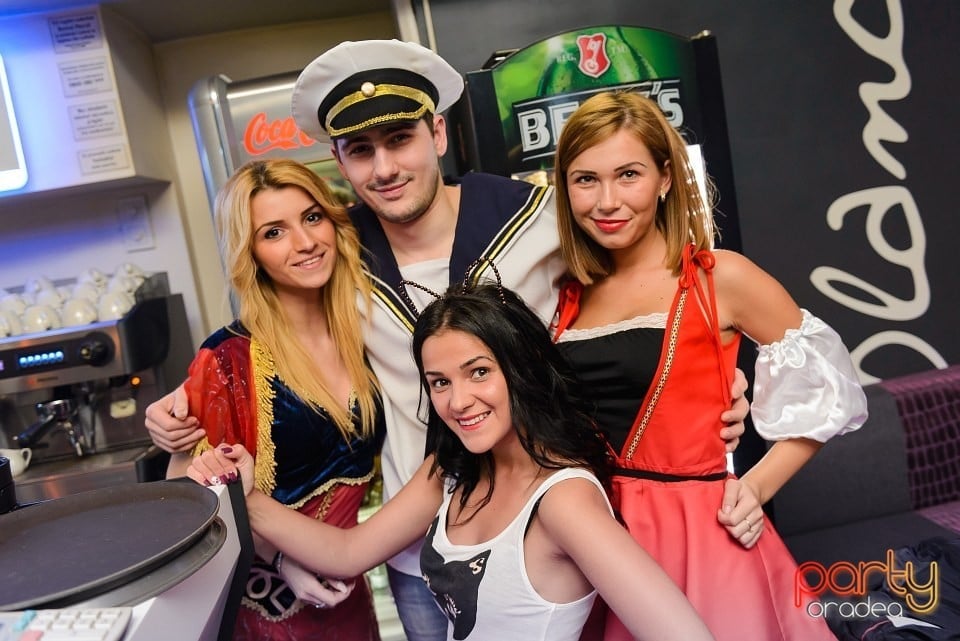 Seară de Halloween în Blanc Coffee, 