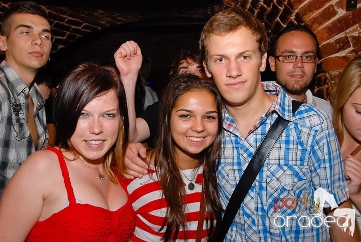 Seară de joi în Club Escape, 