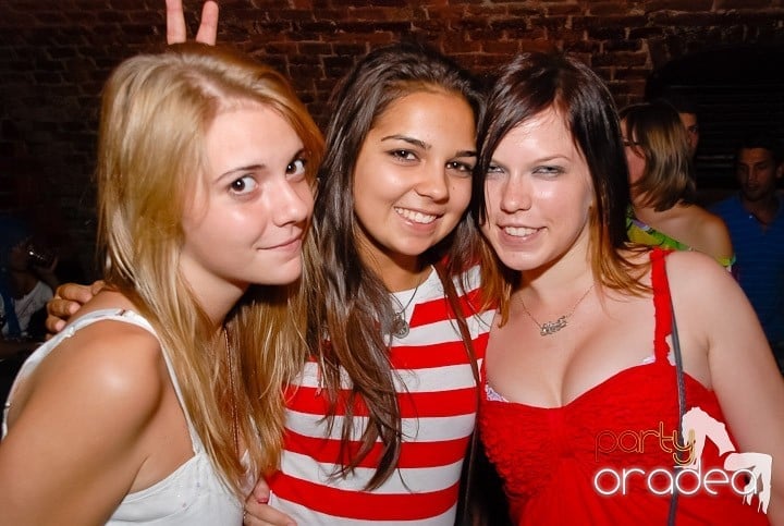 Seară de joi în Club Escape, 