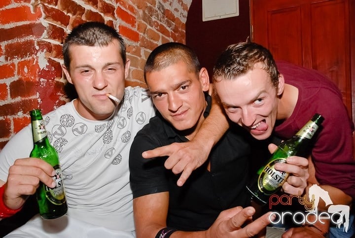 Seară de joi în Club Escape, 