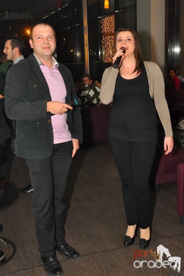 Seară de karaoke în Blondy's, 