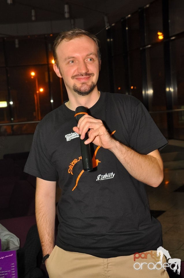 Seară de karaoke în Blondy's, 