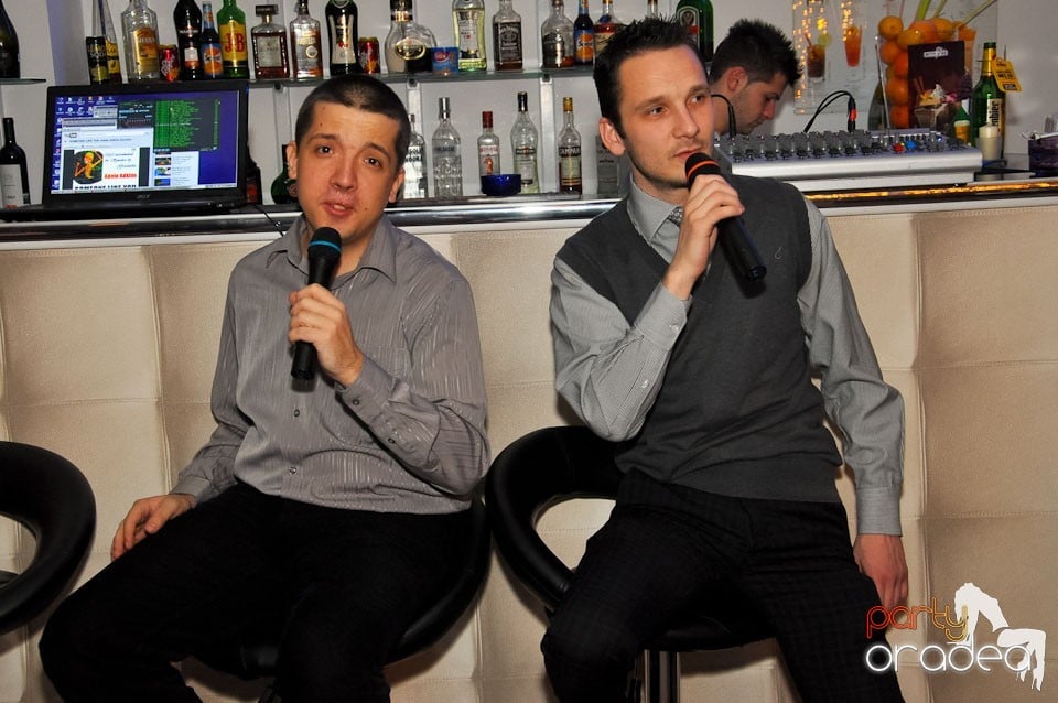 Seară de karaoke în Blondy's, 