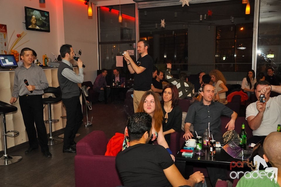 Seară de karaoke în Blondy's, 