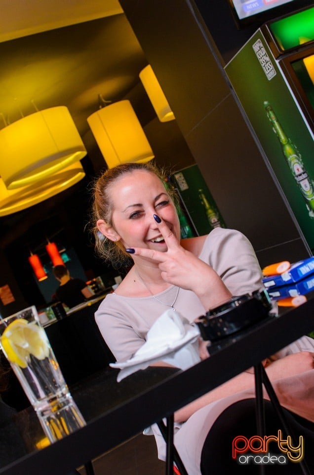 Seară de karaoke, Billy Art Club