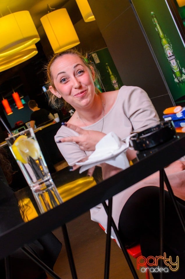 Seară de karaoke, Billy Art Club