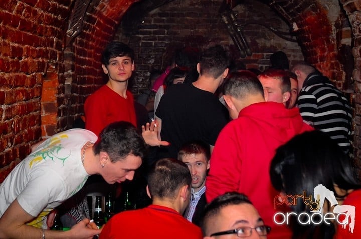 Seară de seară în Escape, 