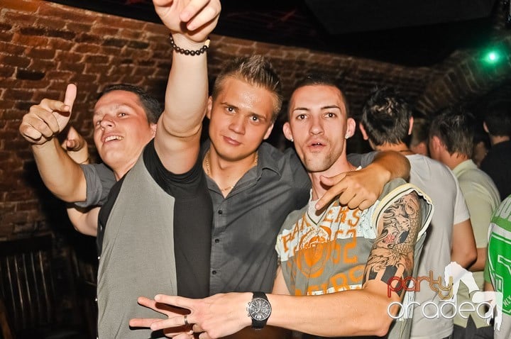 Seara miercuri în Escape, 