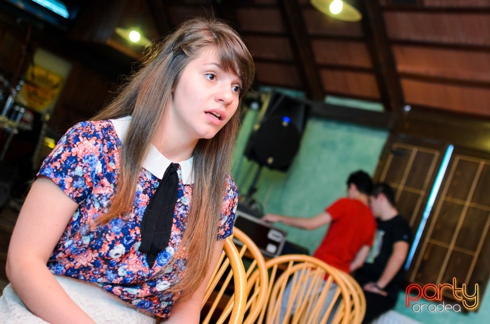 Seară pentru Ana-Maria, Queen's Music Pub