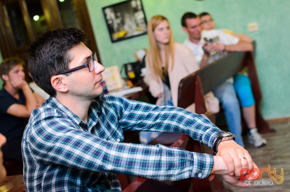 Seară pentru Ana-Maria, Queen's Music Pub