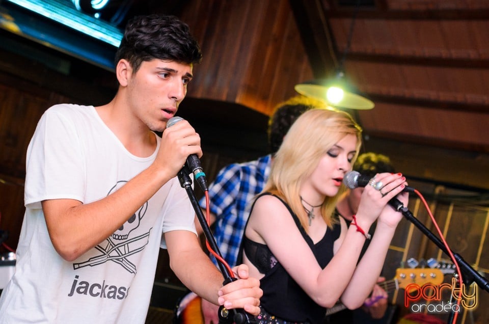 Seară pentru Ana-Maria, Queen's Music Pub