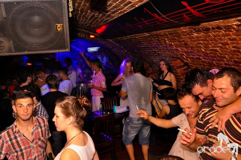 Seara promoţiilor în Club Escape, 