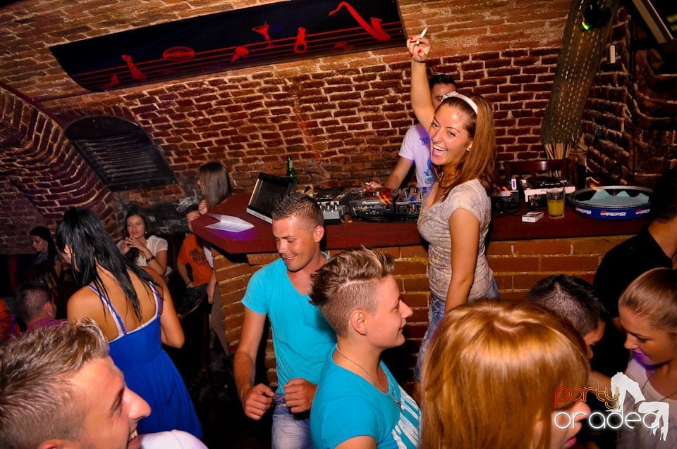 Seara promoţiilor în Club Escape, 