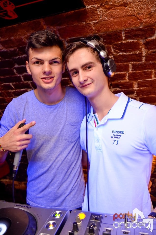 Seara promoţiilor în Club Escape, 