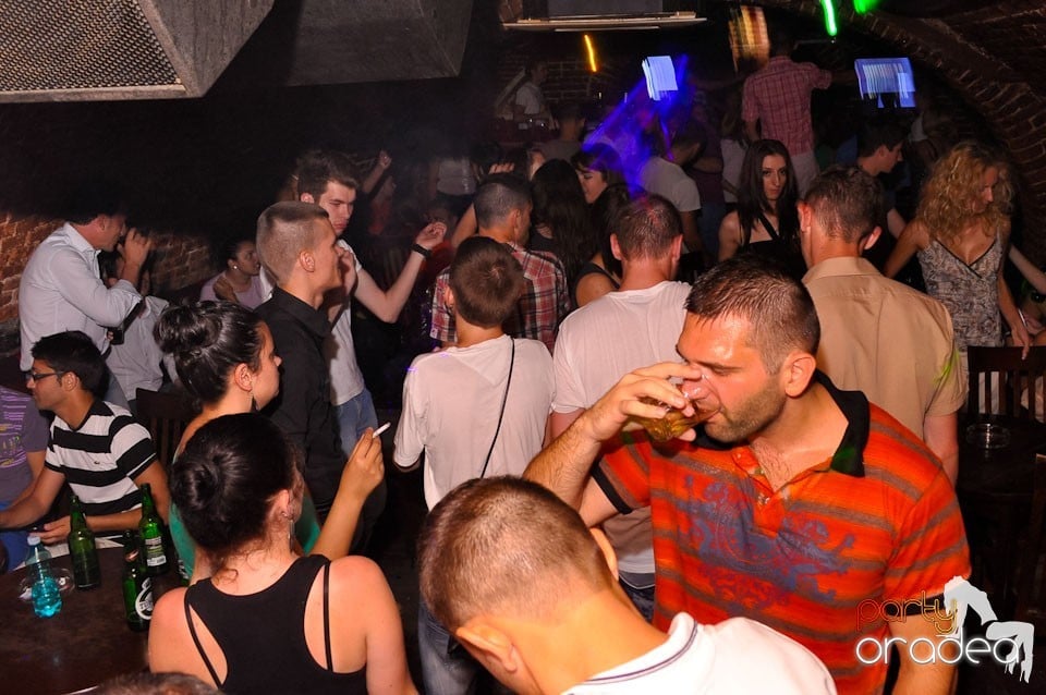 Seara promoţiilor în Club Escape, 