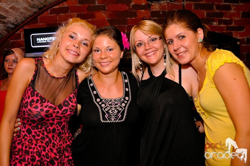 Seara promoţiilor în Club Escape, 