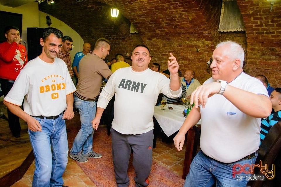 Seara ţigănească, Beciul Regal