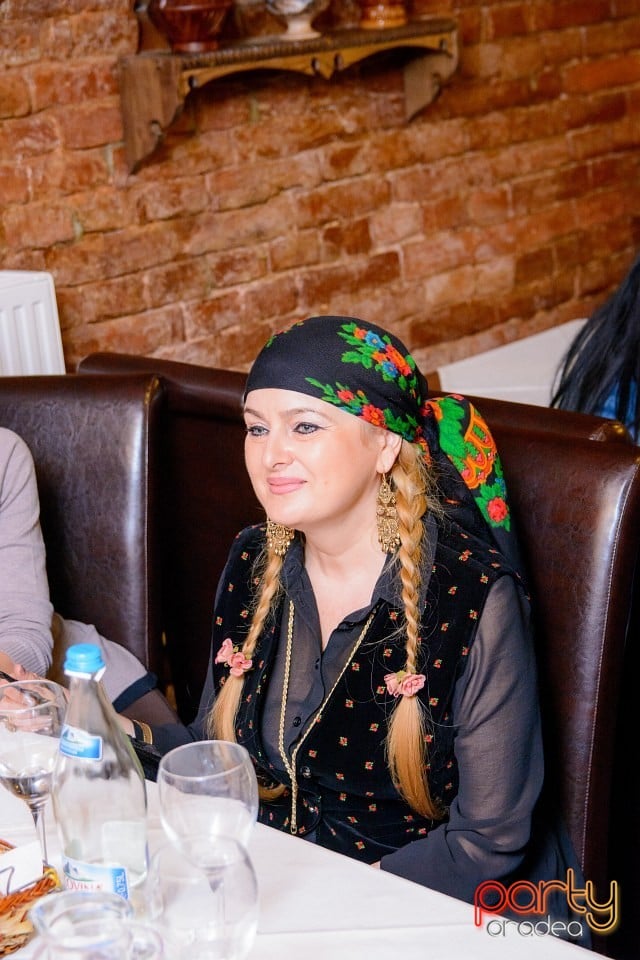 Seara ţigănească, Beciul Regal