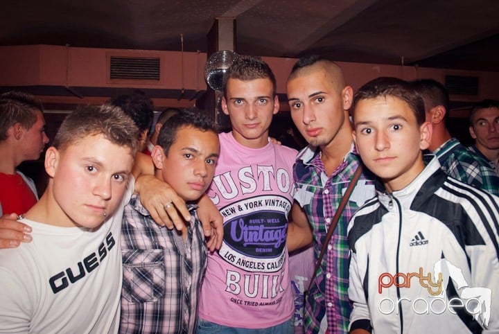 Seven sâmbătă noaptea, 