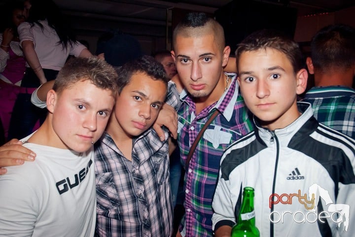 Seven sâmbătă noaptea, 