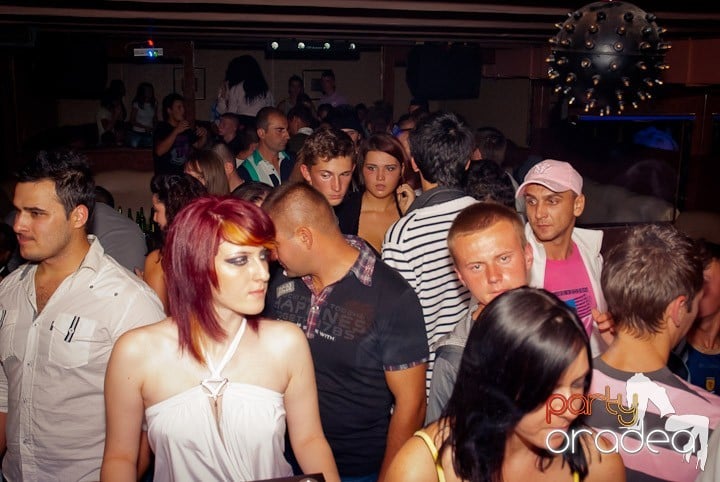 Seven sâmbătă noaptea, 