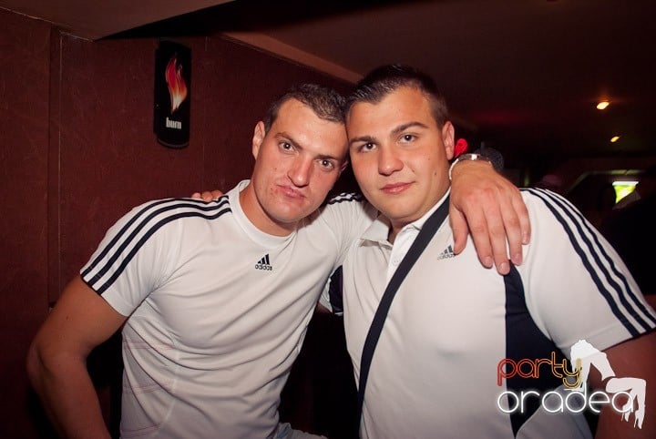 Seven sâmbătă noaptea, 