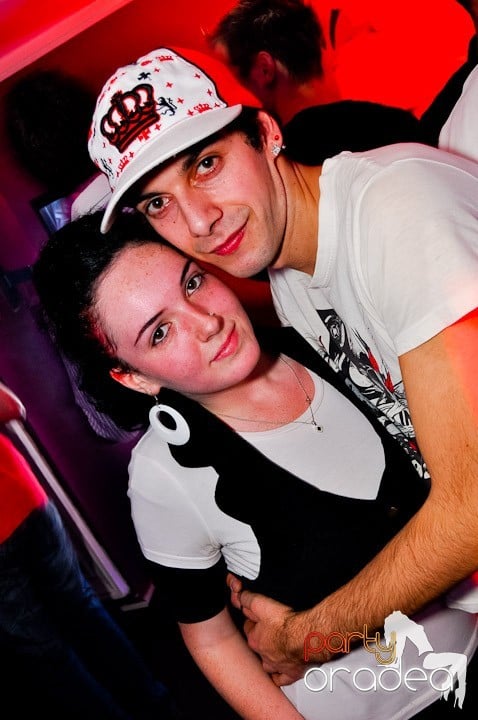 Sfârşit de săptămână în Club Atti's, 