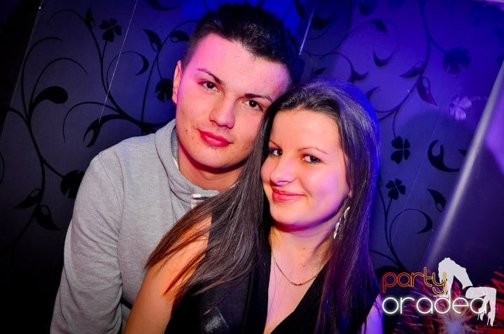 Sfârşit de săptămână în Club Atti's, 