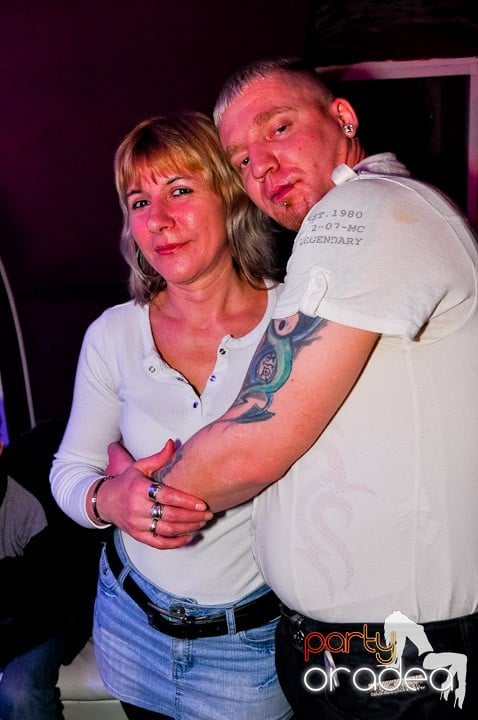 Sfârşit de săptămână în Club Atti's, 