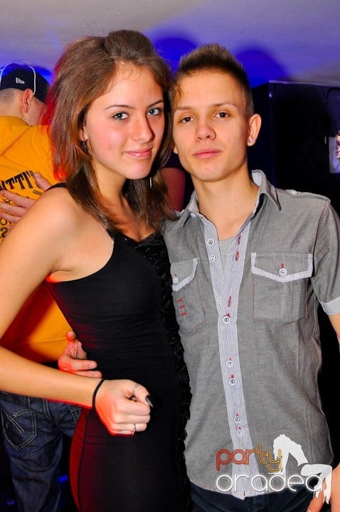 Sfârşit de săptămână în Club Atti's, 