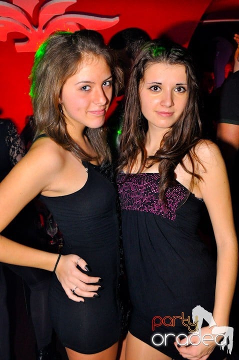 Sfârşit de săptămână în Club Atti's, 