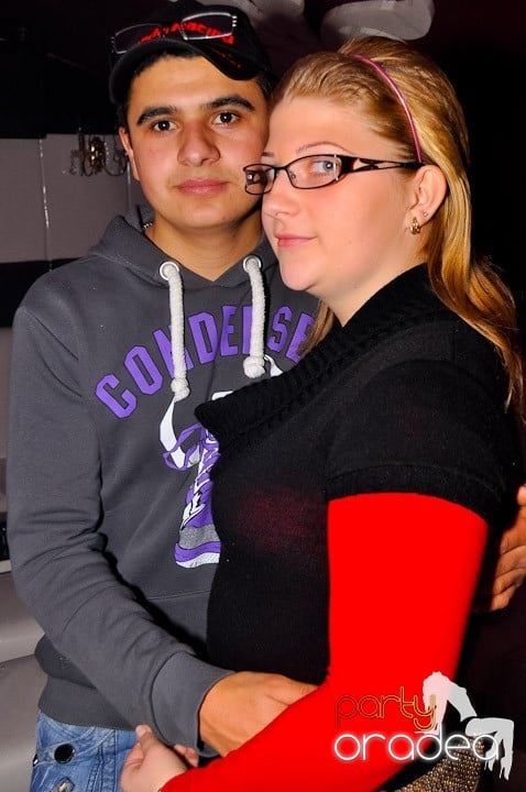 Sfârşit de săptămână în Club Atti's, 