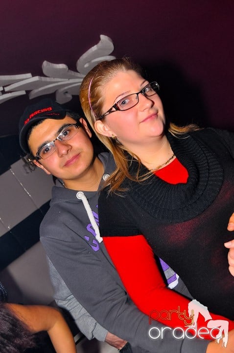 Sfârşit de săptămână în Club Atti's, 