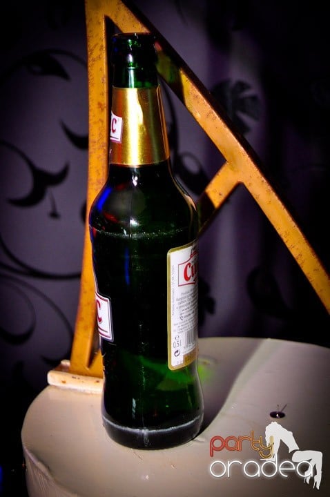 Sfârşit de săptămână în Club Atti's, 