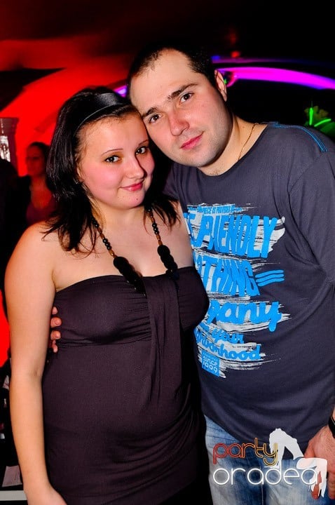 Sfârşit de săptămână în Club Atti's, 