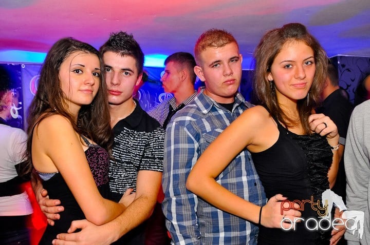 Sfârşit de săptămână în Club Atti's, 