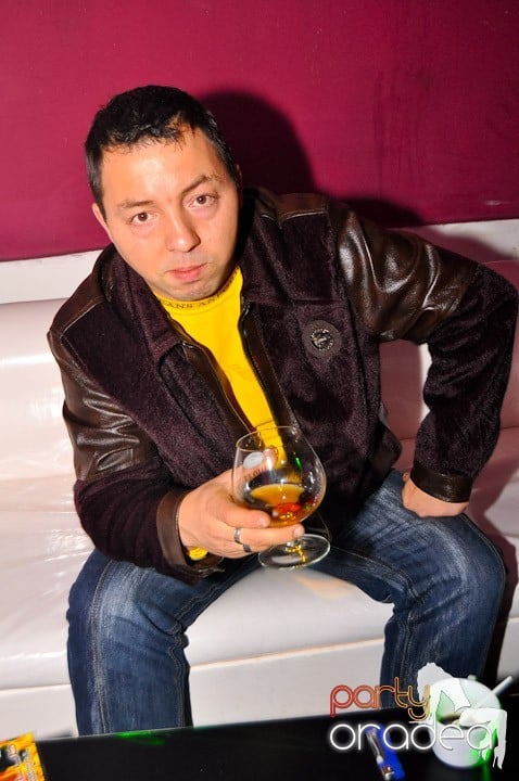 Sfârşit de săptămână în Club Atti's, 