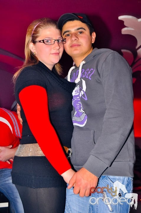 Sfârşit de săptămână în Club Atti's, 