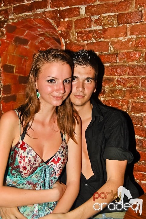 Sfârşit de săptămână în Club Escape, 