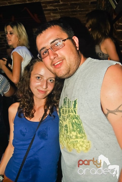 Sfârşit de săptămână în Club Escape, 