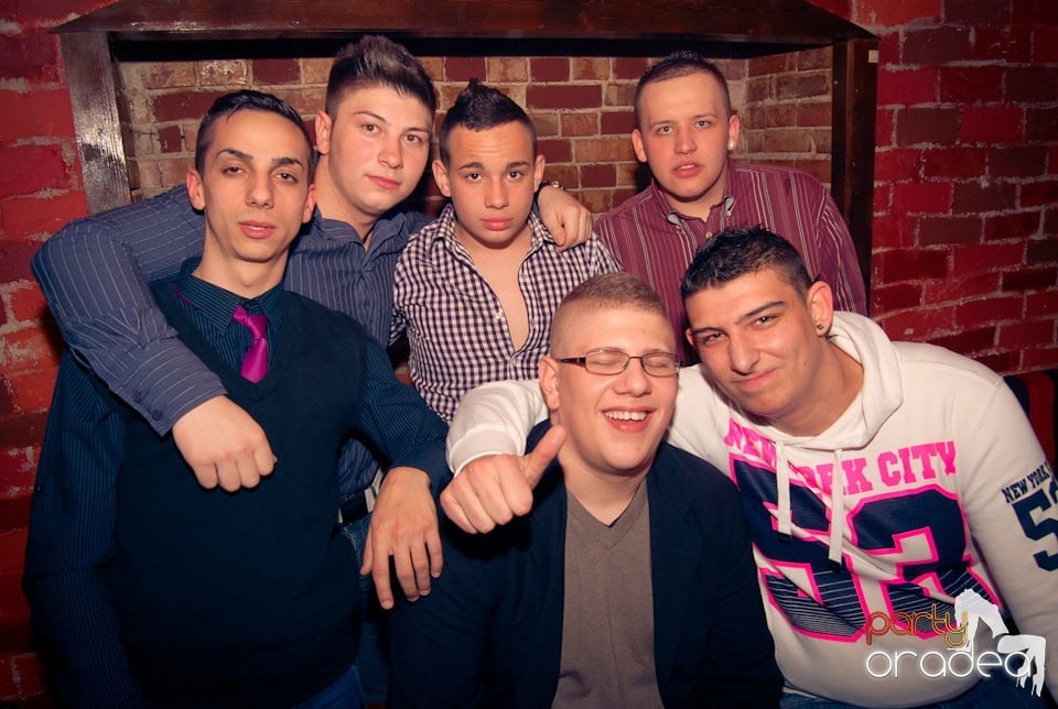 Sfârşit de săptămână în Club Escape, 