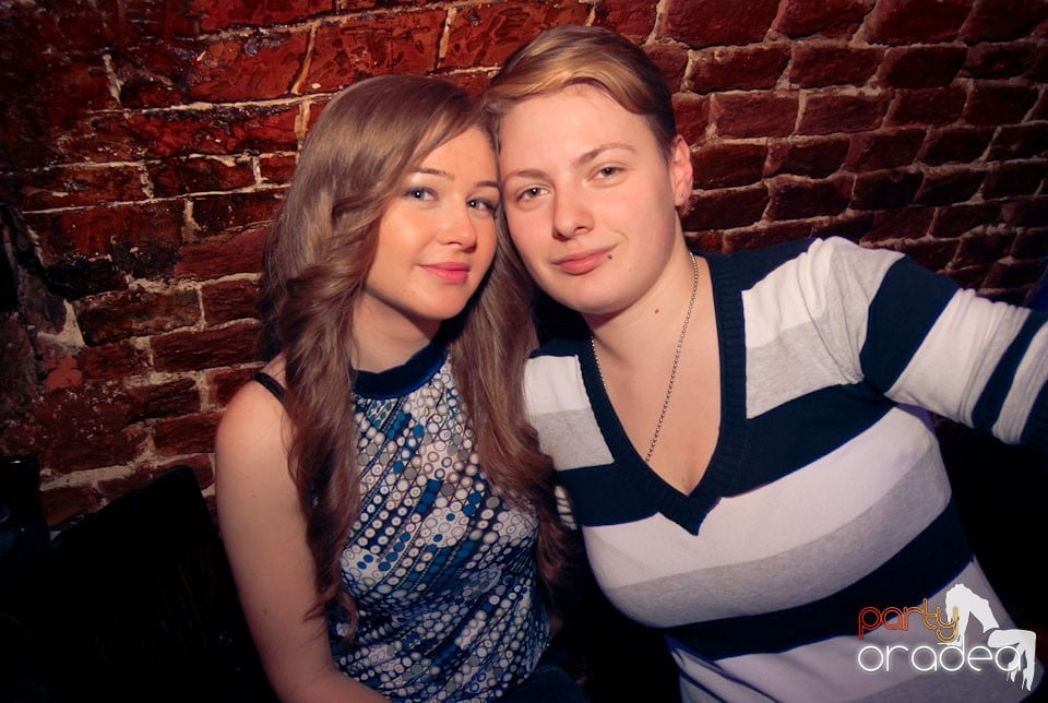 Sfârşit de săptămână în Club Escape, 